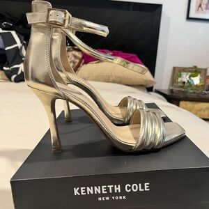 Kenneth Cole Gold Heels with Elegant Straps